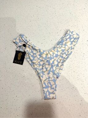 NWT Skatie Mandi Bikini Bottom - Nantucket Blue Floral Print - L